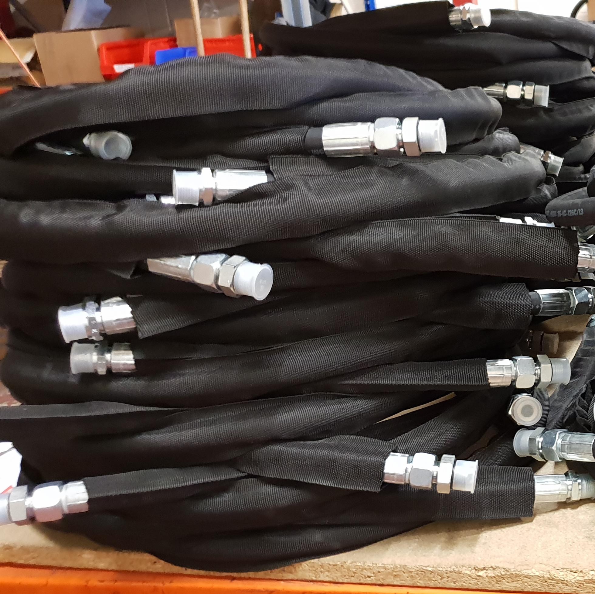węże hydrauliczne w osłonie